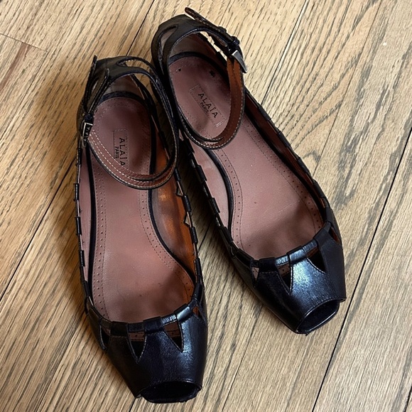 Alaia Elegant Black Leather Cut Out Ballet Flats Size 36